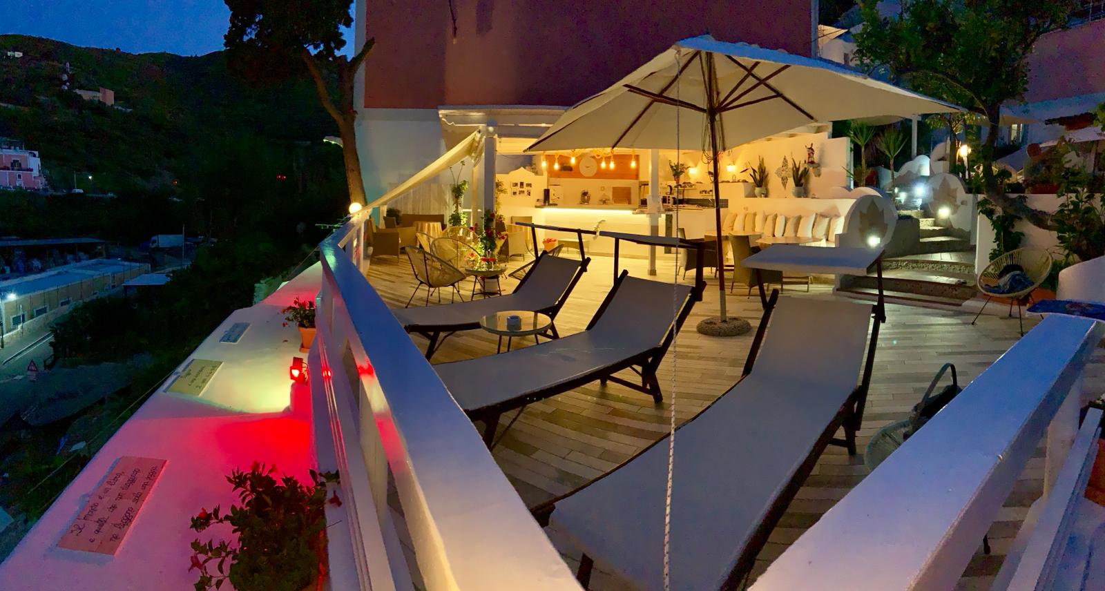 giardino illuminato b&b ponza